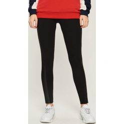 Legginsy z lampasami - Czarny. Czarne legginsy Sinsay, l. Za 29,99 zł.