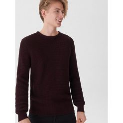 Sweter - Bordowy. Czerwone swetry męskie House, s, bez wzorów, bez kołnierzyka, bez kaptura. W wyprzedaży za 39,99 zł.