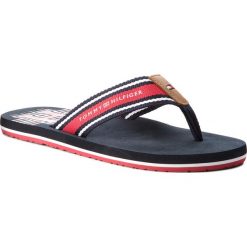Japonki TOMMY HILFIGER - Th Print Beach Sandal FM0FM01799 Midnight 403. Czerwone klapki męskie TOMMY HILFIGER, bez wzorów, ze skóry. W wyprzedaży za 99,00 zł.