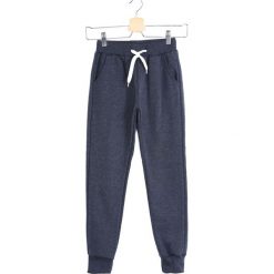 Niebieskie Spodnie Dresowe In a Whisper. Niebieskie spodnie chłopięce marki Born2be, z jeansu. Za 49,99 zł.