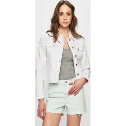 Vero Moda - Kurtka. Białe kurtki damskie s, z elastanu, krótkie. W wyprzedaży za 99,90 zł.