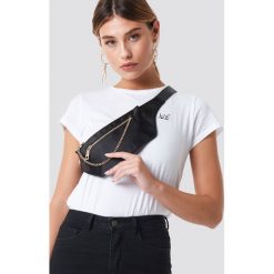 XLE the Label Torba saszetka Kiki - Black. Czarne torebki klasyczne damskie marki XLE the Label, w paski. Za 153,95 zł.