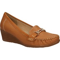 MOKASYNY 14171B-5. Brązowe mokasyny damskie marki DK. Za 39,99 zł.