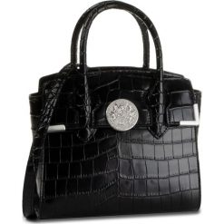 Torebka GUESS - Atlas (Lc) HWATLC L9478 BLACK. Czarne torebki klasyczne damskie Guess, z aplikacjami, ze skóry, klasyczne, bez dodatków. Za 979,00 zł.