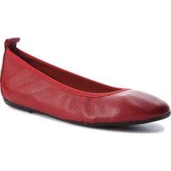 Baleriny SERGIO BARDI - Giavone SS127370518KD 108. Czerwone baleriny damskie Sergio Bardi, na co dzień, bez wzorów, ze skóry, klasyczne, bez obcasa, bez zapięcia. W wyprzedaży za 109,00 zł.