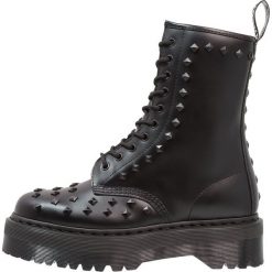 Dr. Martens STUDDED BOOT Kozaki sznurowane black smooth. Czarne bez kategorii marki Dr. Martens, z materiału. Za 989,00 zł.
