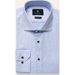 Pierre Cardin - Koszula. Niebieskie koszule męskie Pierre Cardin, bez wzorów, z bawełny, eleganckie, z włoskim kołnierzykiem, z długim rękawem. Za 249,90 zł.