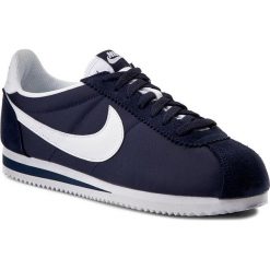 Buty NIKE - Classic Cortez Nylon 807472 410 Obsidian/White. Niebieskie sneakersy męskie Nike, z zamszu, bez zapięcia. W wyprzedaży za 269,00 zł.