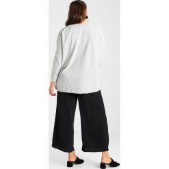 Bluzy rozpinane damskie: Dorothy Perkins Curve RUFFLE Bluza grey