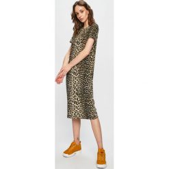Vero Moda - Sukienka. Czarne sukienki damskie Vero Moda, na co dzień, s, bez wzorów, z elastanu, casualowe, z okrągłym kołnierzem, z krótkim rękawem, krótkie, midi, proste. Za 119,90 zł.