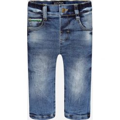 Mayoral - Jeansy dziecięce 74-98 cm. Niebieskie jeansy chłopięce marki Mayoral, z aplikacjami. W wyprzedaży za 49,90 zł.