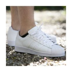 Buty adidas Superstar Foundation "Running White" (B27136). Białe buty sportowe męskie Adidas, ze skóry, bez zapięcia, adidas superstar. Za 299,99 zł.