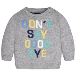 Sweter w kolorze szarym. Szare swetry chłopięce marki Mayoral, z nadrukiem, z okrągłym kołnierzem. W wyprzedaży za 82,95 zł.