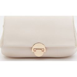 Beżowa torebka crossbody - Biały. Białe torebki klasyczne damskie Mohito, bez wzorów, bez dodatków. Za 99,99 zł.