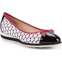 Buty damskie. Baleriny damskie Wittchen, bez wzorów, ze skóry, na wysokim obcasie. W wyprzedaży za 359,90 zł.