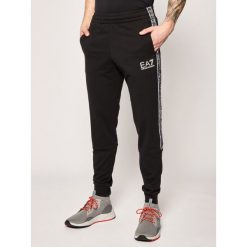 Spodnie dresowe EA7 Emporio Armani 3HPP61 PJ05Z 1200. Czarne jeansy męskie EA7 Emporio Armani, m, bez wzorów. W wyprzedaży za 299,00 zł.