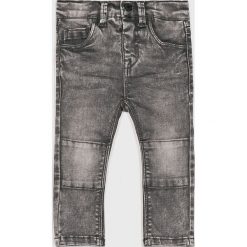 Name it - Jeansy dziecięce 80-104 cm. Szare spodnie chłopięce Name it, bez wzorów, z elastanu. W wyprzedaży za 69,90 zł.