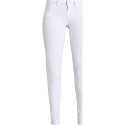 Noisy May NMEVE Jeans Skinny Fit bright white. Białe boyfriendy damskie Noisy May. Za 149,00 zł.