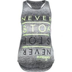 Superdry SPORT FITSPIRATION OMBRE Koszulka sportowa black/white. Szare topy sportowe damskie marki Superdry, l, z nadrukiem, z bawełny, z okrągłym kołnierzem. Za 149,00 zł.