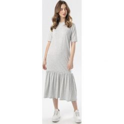 Jasnoszara Sukienka Nonarelia. Szare sukienki damskie Born2be, xl, bez wzorów, z dzianiny, bez kołnierzyka, bez rękawów. W wyprzedaży za 79,99 zł.