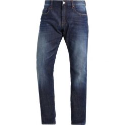 Armani Exchange Jeansy Slim Fit denim indigo. Niebieskie jeansy męskie relaxed fit marki Armani Exchange. W wyprzedaży za 365,40 zł.