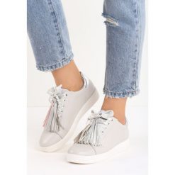 Szare Buty Sportowe Plaything. Szare buty sportowe damskie Born2be, bez wzorów, z satyny, sportowe. Za 59,99 zł.