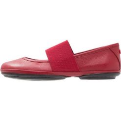Baleriny damskie lakierowane: Camper RIGHT NINA Baleriny z zapięciem rot