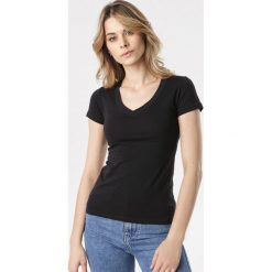 Czarny T-shirt Aegameda. Czarne bluzki damskie Born2be, s, bez wzorów, z dzianiny, bez kołnierzyka. Za 39,99 zł.