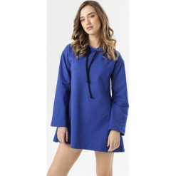 Ciemnoniebieska Tunika Echophia. Niebieskie tuniki damskie Born2be, xl, bez wzorów, bez kołnierzyka, bez rękawów. W wyprzedaży za 84,99 zł.