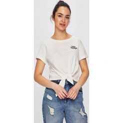 Review - Top. Czarne bluzki damskie Review, s, z nadrukiem, z bawełny, casualowe, z okrągłym kołnierzem, z krótkim rękawem. W wyprzedaży za 39,90 zł.