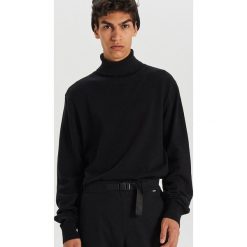 Sweter z golfem - Czarny. Czarne swetry męskie Cropp, s, bez wzorów, z golfem, bez kaptura. Za 79,99 zł.