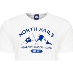 T-shirt NORTH SAILS. Białe t-shirty męskie North Sails, z nadrukiem, z bawełny, z okrągłym kołnierzem. W wyprzedaży za 132,00 zł.