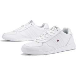 TOMMY HILFIGER LIGHTWEIGHT LEATHER > FM0FM02740-YBS. Sneakersy męskie TOMMY HILFIGER, na sznurówki. W wyprzedaży za 359,99 zł.