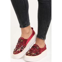 Bordowe Slip On I'm Real Maniac. Czerwone tenisówki damskie Born2be, z materiału. Za 99,99 zł.
