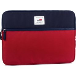 Etui na laptopa TOMMY JEANS - Tjm Urban Tech Computer Sleeve AM0AM04598 901. Czerwone torby męskie skórzane Tommy Jeans, bez wzorów, z jeansu. W wyprzedaży za 139,00 zł.