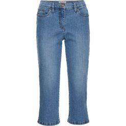 Rybaczki dżinsowe ze stretchem STRAIGHT, wygodna szerokość w udach bonprix średni niebieski. Niebieskie jeansy damskie marki bonprix. Za 74,99 zł.