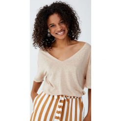 Lniana koszulka basic. Szare t-shirty damskie Pull&Bear. Za 59,90 zł.