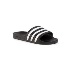 ADIDAS ADILETTE AQUA F35543 Czarny. Czarne kapcie męskie Adidas, z tworzywa sztucznego. Za 79,99 zł.