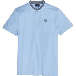 Shirt "pique" ze stójką bonprix jasnoniebieski. Niebieskie koszulki męskie bonprix, s, bez wzorów, ze stójką, bez rękawów. Za 44,99 zł.