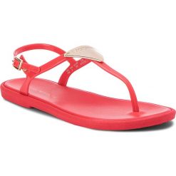 Sandały EMPORIO ARMANI - X3Q056 XD133 00055 Coral Red. Czerwone klapki damskie Emporio Armani, bez wzorów, ze skóry ekologicznej, bez obcasa. W wyprzedaży za 339,00 zł.