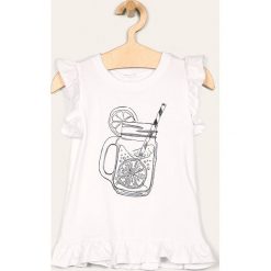 Name it - T-shirt dziecięcy 116-152 cm. Białe bluzki dziewczęce Name it, z nadrukiem, z bawełny, z okrągłym kołnierzem, z krótkim rękawem, krótkie, bez kaptura. W wyprzedaży za 69,90 zł.