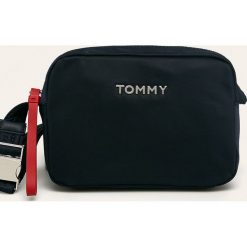 Tommy Hilfiger - Torebka. Niebieskie listonoszki damskie TOMMY HILFIGER, w paski, z poliesteru, na ramię, małe, bez dodatków. W wyprzedaży za 269,90 zł.