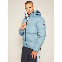 Kurtka puchowa Tommy Jeans Essential DM0DM08762. Niebieskie kurtki męskie Tommy Jeans, xxl, bez wzorów, z jeansu, bez kaptura. Za 899,00 zł.