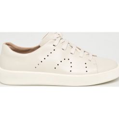 Camper - Buty. Brązowe sneakersy męskie Camper, z okrągłym noskiem, na sznurówki. W wyprzedaży za 349,90 zł.