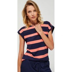 Bluzka oversize w paski. Pomarańczowe bluzki damskie Moodo, xs, w paski, z bawełny, z okrągłym kołnierzem, z krótkim rękawem. Za 44,99 zł.