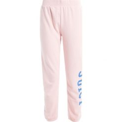 Spodnie dresowe damskie: Juicy Couture TERRY LOGO VARSITY PANT Spodnie treningowe palisades pink