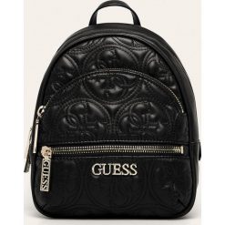 Guess Jeans - Plecak. Różowe plecaki damskie Guess Jeans, z aplikacjami, z poliesteru. Za 599,90 zł.