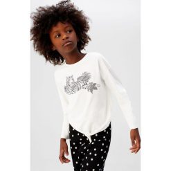 Mango Kids - Longsleeve dziecięcy Arigato 110-164 cm. Czarne bluzki dziewczęce z nadrukiem, z bawełny, z okrągłym kołnierzem, krótkie. Za 45,90 zł.