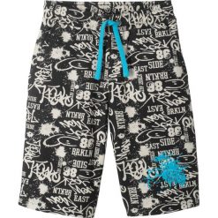 Bermudy dresowe bonprix czarny z nadrukiem. Czarne dresy chłopięce bonprix, z nadrukiem, z dzianiny. Za 37,99 zł.