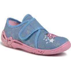 Kapcie SUPERFIT - 1-000259-85 M Hellblau. Niebieskie sandały chłopięce Superfit, z tworzywa sztucznego, bez zapięcia. Za 129,00 zł.